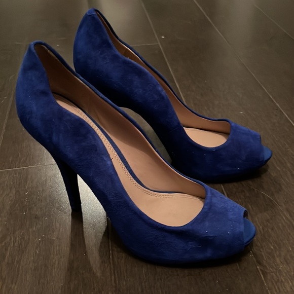 Brand new - never worn! Rachel Roy electric blue suede peep toe heel- size 8 - Picture 2 of 9